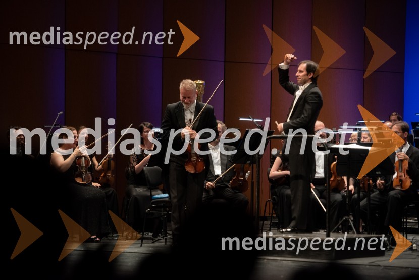  ... ;  Simon Krečič, umetniški direktor Opere SNG MariborSlavnostni koncert ob stoti obletnici rojstva Ondine Otta Klasinc, SNG Maribor