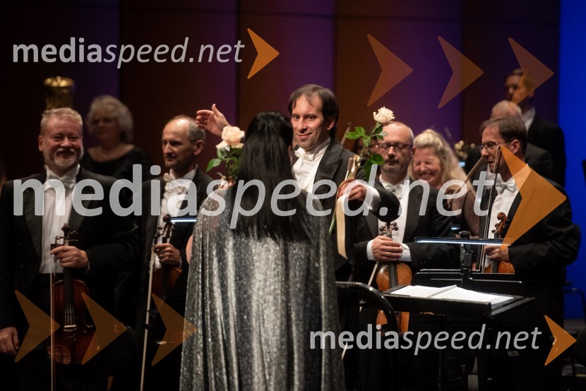  Simon Krečič, dirigent in pianistSlavnostni koncert ob stoti obletnici rojstva Ondine Otta Klasinc, SNG Maribor