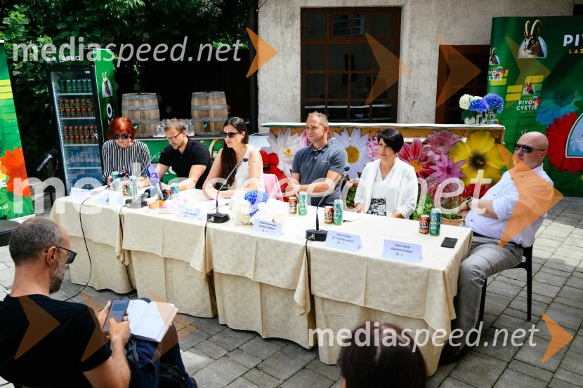  Darinka Pavlič Kamien, strokovnjakinja za komuniciranje;  Enej Kirn, podžupan, Občina Laško;  Tina Belej, vodja trajnosti in korporativne vključenosti Pivovarna Laško Union;  Urban Kramberger,  direktor festivala Pivo in cvetje, manager blagovne skupine PLU;  Petra Privšek, SŽ- Potniški promet;  Urban Centa, organizator glasbenega programa Novinarska konferenca pred festivalom Pivo in cvetje Laško