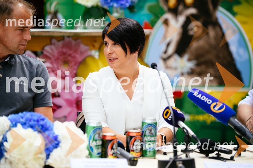  Urban Kramberger,  direktor festivala Pivo in cvetje, manager blagovne skupine PLU;  Petra Privšek, SŽ- Potniški prometNovinarska konferenca pred festivalom Pivo in cvetje Laško