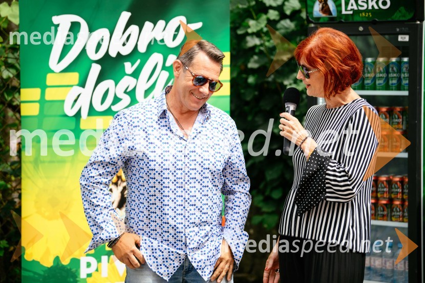  Marko Vozelj, pevec;  Darinka Pavlič Kamien, strokovnjakinja za komuniciranjeNovinarska konferenca pred festivalom Pivo in cvetje Laško