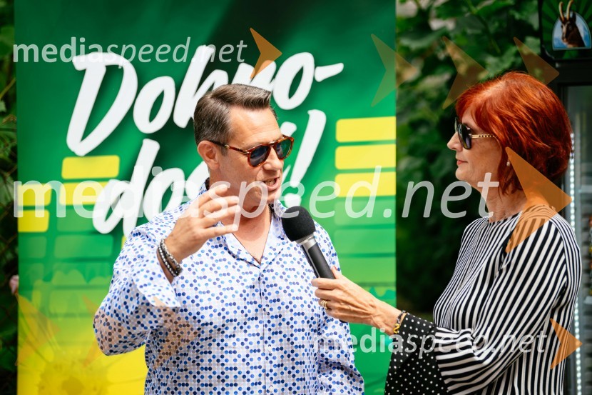  Marko Vozelj, pevec;  Darinka Pavlič Kamien, strokovnjakinja za komuniciranjeNovinarska konferenca pred festivalom Pivo in cvetje Laško