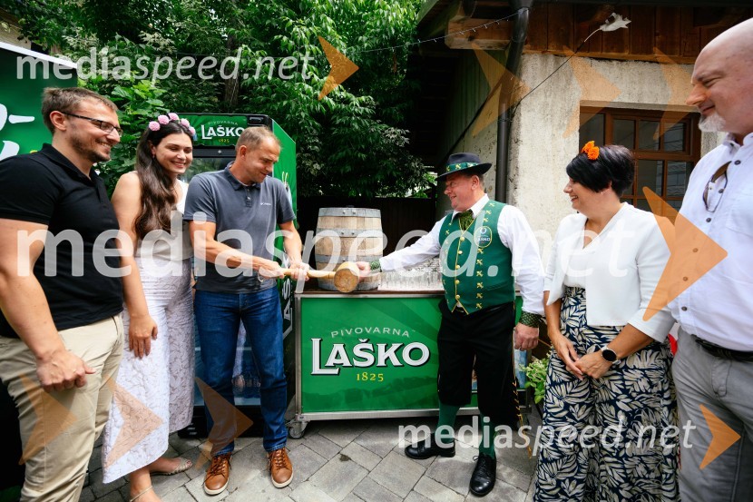  Enej Kirn, podžupan, Občina Laško;  Tina Belej, vodja trajnostnega razvoja in korporativnega sodelovanja, Pivovarna Laško Union;  Urban Kramberger,  direktor festivala Pivo in cvetje, manager blagovne skupine PLU;  ... ;  Petra Privšek, SŽ- Potniški promet;  Urban Centa, organizator glasbenega programa Novinarska konferenca pred festivalom Pivo in cvetje Laško