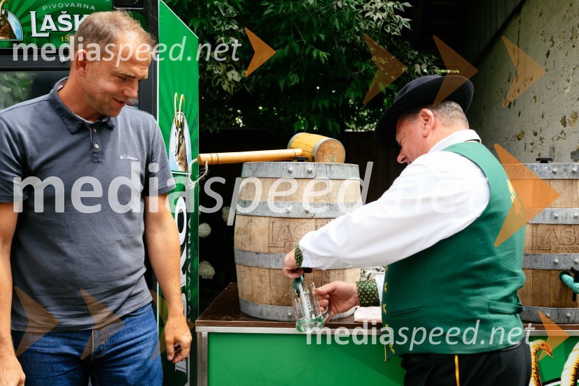 Urban Kramberger,  direktor festivala Pivo in cvetje, manager blagovne skupine PLU;  ... Novinarska konferenca pred festivalom Pivo in cvetje Laško