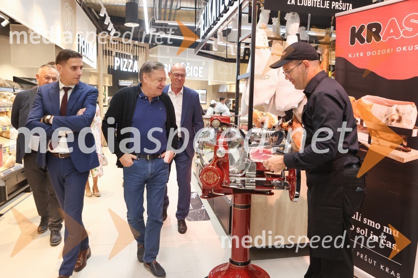  Tomislav Kramarić,  predsednik uprave, Mercator d.o.o.;  Zoran Janković, župan, Mestna občina LjubljanaOtvoritev novega Mercator centra v Kosezah