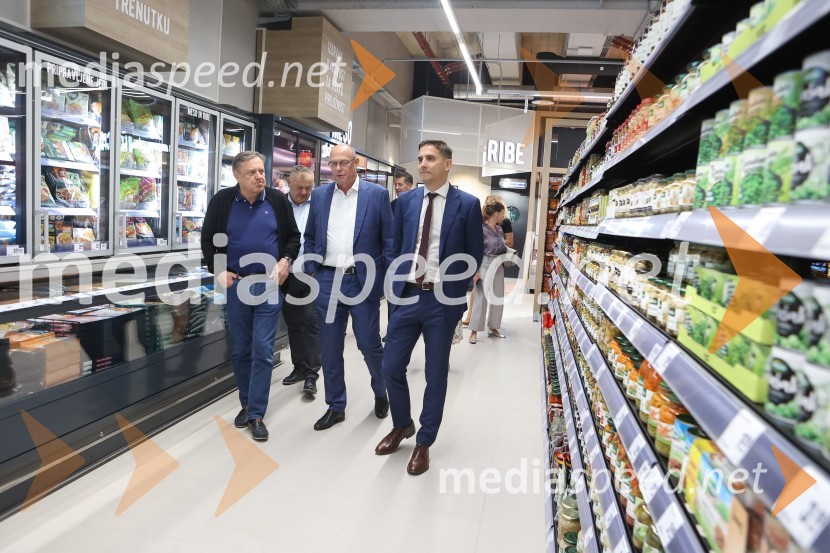  Zoran Janković, župan, Mestna občina Ljubljana;  Samo Gorjup, član uprave, Mercator;  Tomislav Kramarić,  predsednik uprave, Mercator d.o.o.Otvoritev novega Mercator centra v Kosezah