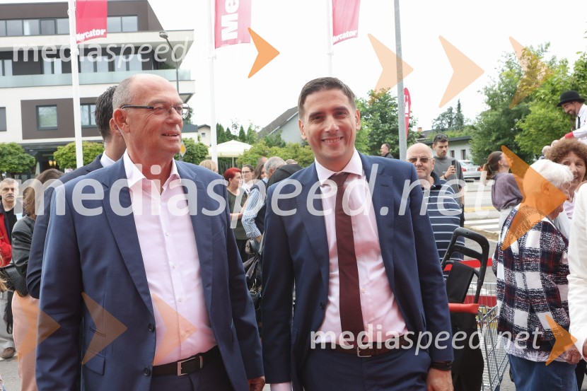  Samo Gorjup, član uprave, Mercator;  Tomislav Kramarić,  predsednik uprave, Mercator d.o.o.Otvoritev novega Mercator centra v Kosezah