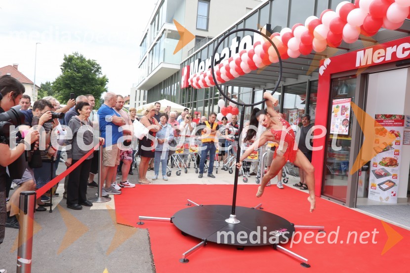  Tamia Šeme, cirkuška umetnicaOtvoritev novega Mercator centra v Kosezah