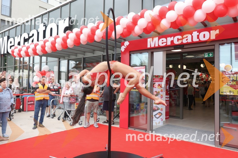  Tamia Šeme, cirkuška umetnicaOtvoritev novega Mercator centra v Kosezah