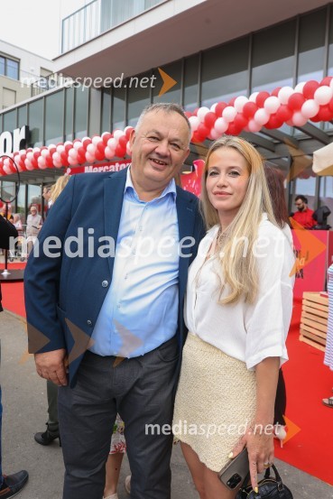  Veljko Tatič, član uprave, Mercator;  ... Otvoritev novega Mercator centra v Kosezah