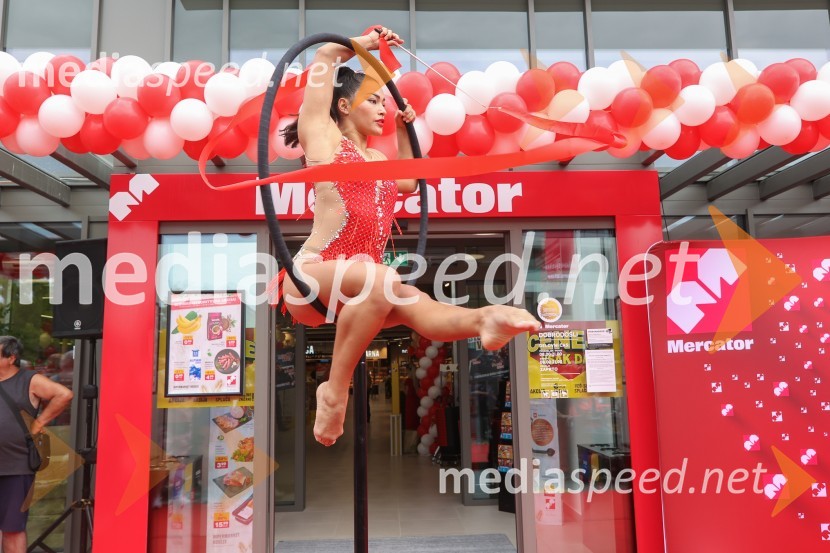  Tamia Šeme, cirkuška umetnicaOtvoritev novega Mercator centra v Kosezah