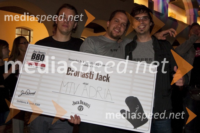 Člani ekipe MTV AdriaJack Daniel's barbecue party