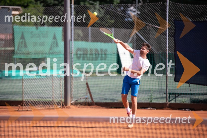 AmCham x Nomago teniški turnir in YOUng piknik