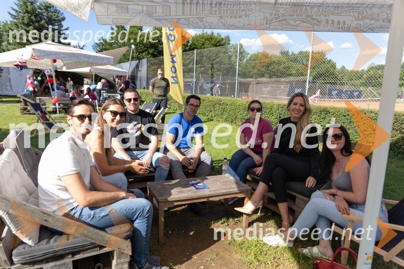 AmCham x Nomago teniški turnir in YOUng piknik