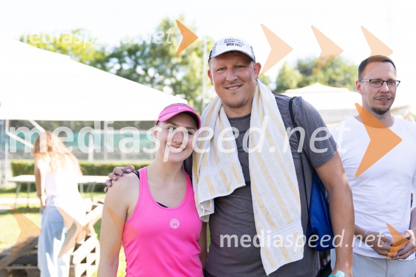 AmCham x Nomago teniški turnir in YOUng piknik