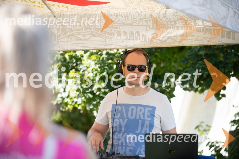 AmCham x Nomago teniški turnir in YOUng piknik