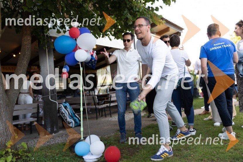 AmCham x Nomago teniški turnir in YOUng piknik