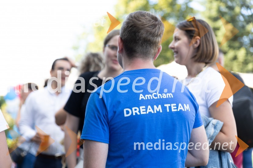 AmCham x Nomago teniški turnir in YOUng piknik