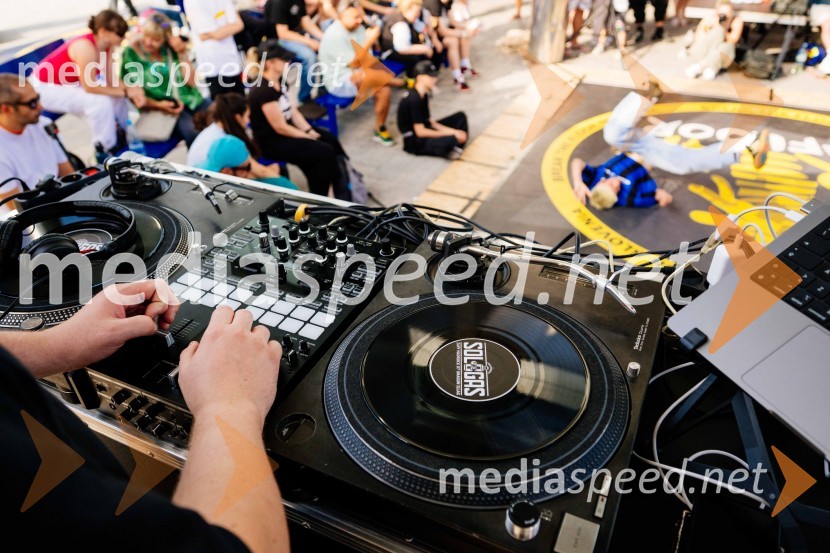 Break the Floor v Citycentru Celje