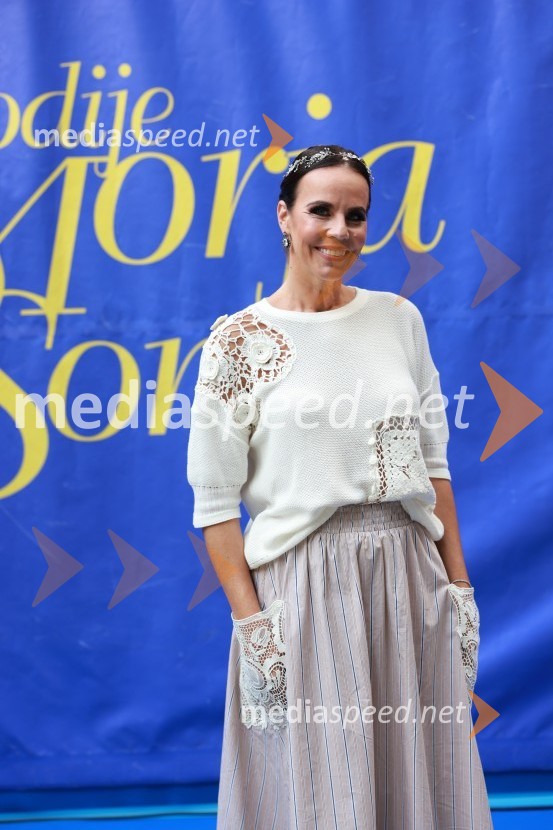  Lorella Flego, slovenska novinarka, modna urednica, televizijska moderatorkaZmagovalec 43. festivala Melodij morja in sonca je Žan Videc