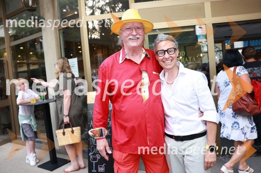  Tulio Furlanič, pevec;  Tatjana Mihelj, pevkaZmagovalec 43. festivala Melodij morja in sonca je Žan Videc