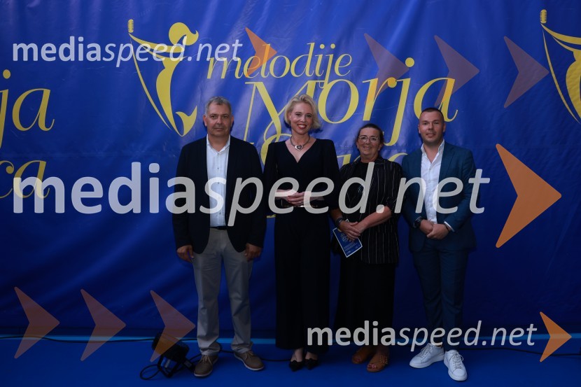  Borut Bažec, direktor, Avditorij Portorož; mag. Urška Klakočar Zupančič, predsednica Državnega zbora RS, podpredsednica, Gibanje Svoboda;  Manuela Rojec, podžupanja Občine Piran;  Christian Poletti, podžupan, Občina PiranZmagovalec 43. festivala Melodij morja in sonca je Žan Videc