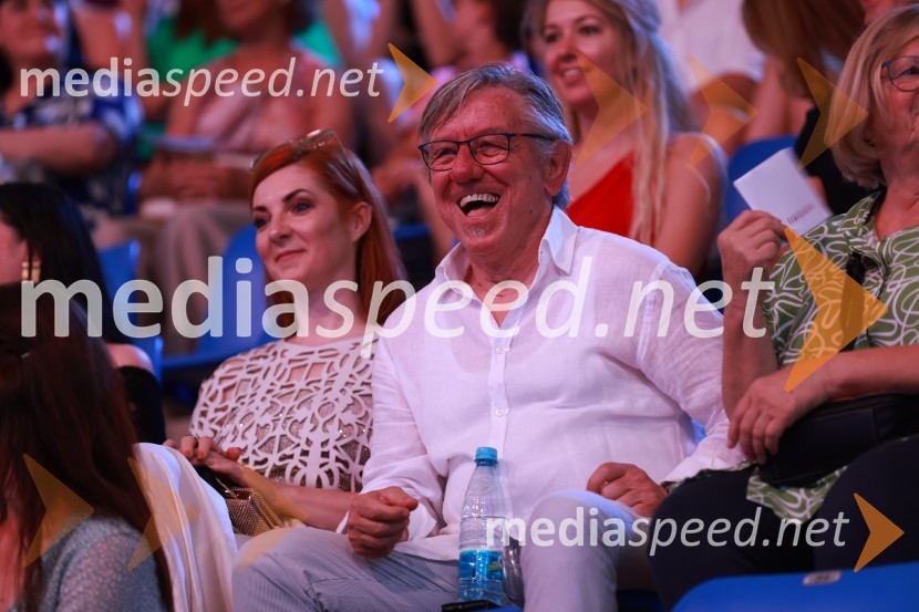  Lara Baruca, pevka;  Slavko  IvančičZmagovalec 43. festivala Melodij morja in sonca je Žan Videc