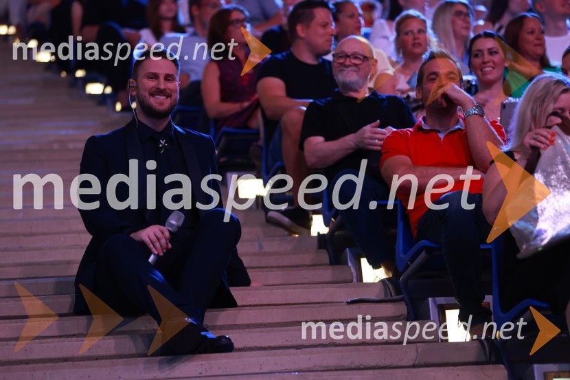  Gregor Ravnik, pevecZmagovalec 43. festivala Melodij morja in sonca je Žan Videc