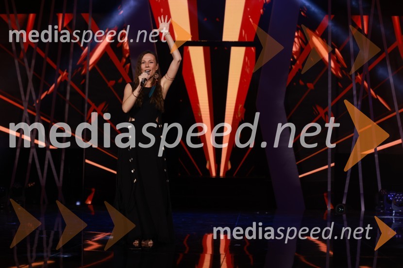  Manuela Brečko - Manuella, pevka, ManuEllaZmagovalec 43. festivala Melodij morja in sonca je Žan Videc