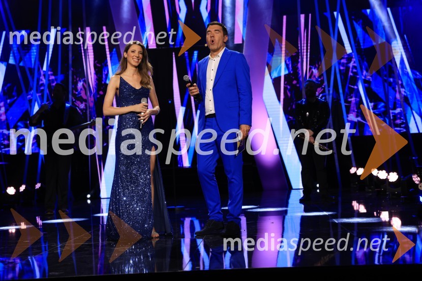  Monika Avsenik, pevka;  Mario Galunič, TV voditeljZmagovalec 43. festivala Melodij morja in sonca je Žan Videc