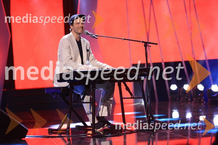  Dominik Bagola, Balladero, KantavtorZmagovalec 43. festivala Melodij morja in sonca je Žan Videc