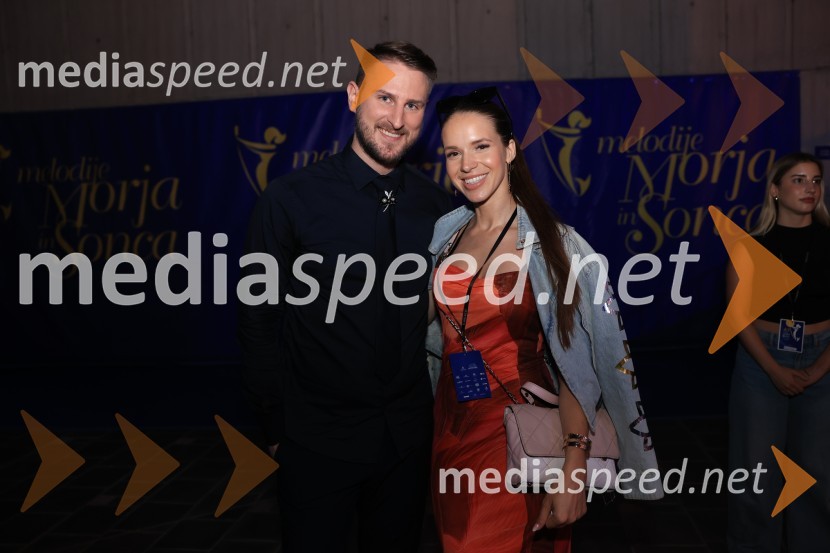  Gregor Ravnik, pevec;  Martina Švab, lastnica, Mia naravna kozmetikaZmagovalec 43. festivala Melodij morja in sonca je Žan Videc