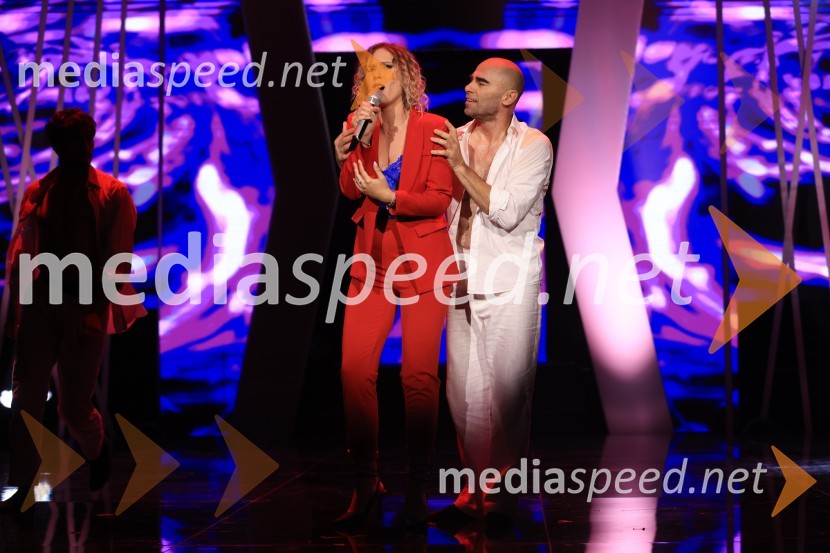  Martina  Zerjal, pevkaZmagovalec 43. festivala Melodij morja in sonca je Žan Videc