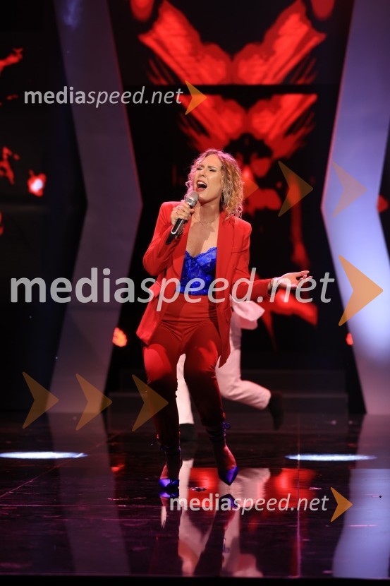  Martina  Zerjal, pevkaZmagovalec 43. festivala Melodij morja in sonca je Žan Videc