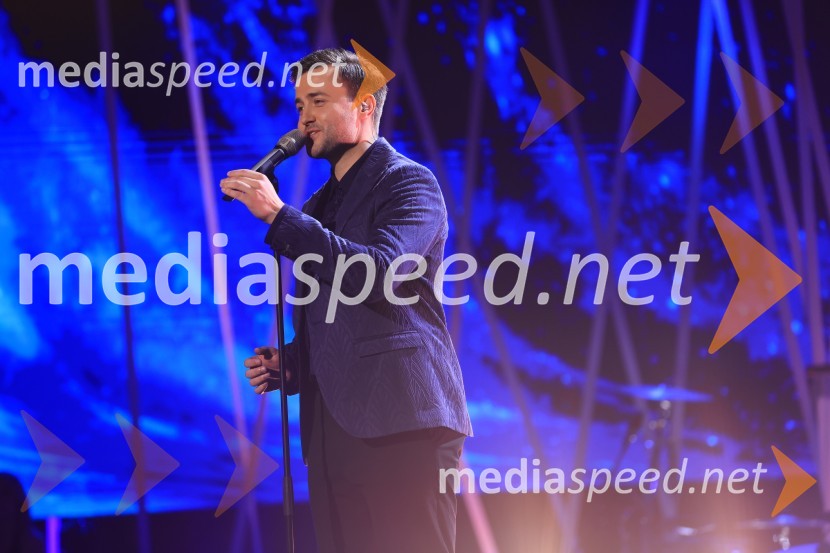  Aljaž Ramot, glasbenikZmagovalec 43. festivala Melodij morja in sonca je Žan Videc