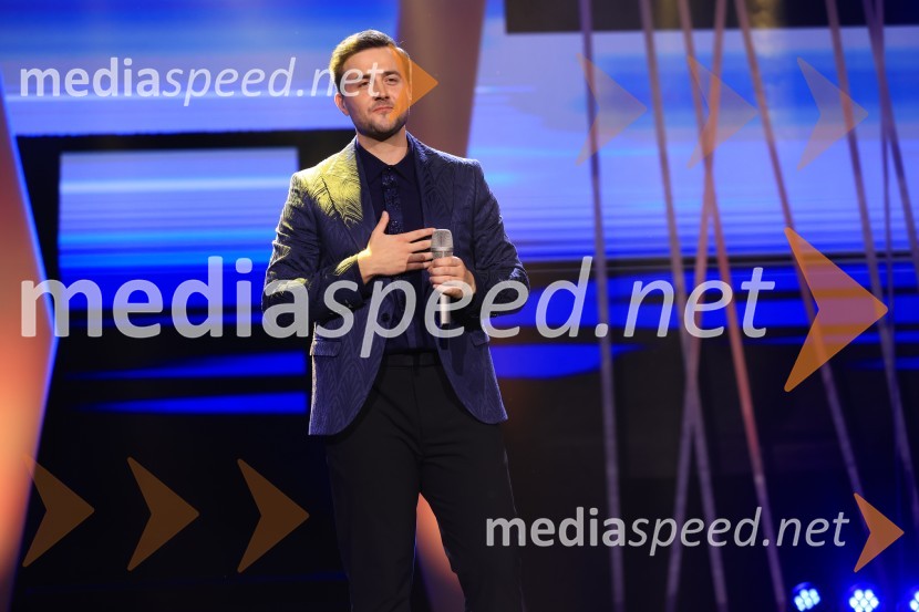  Aljaž Ramot, glasbenikZmagovalec 43. festivala Melodij morja in sonca je Žan Videc