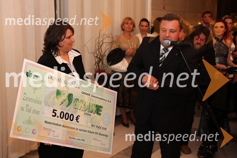 ... in mag. Božo Emeršič, predsednik uprave zavarovalnice GraweUstavimo nasilje, dobrodelna gala prireditev