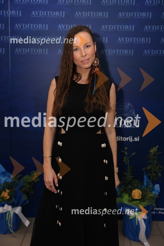  Manuella Brečko, ManuZmagovalec 43. festivala Melodij morja in sonca je Žan Videc