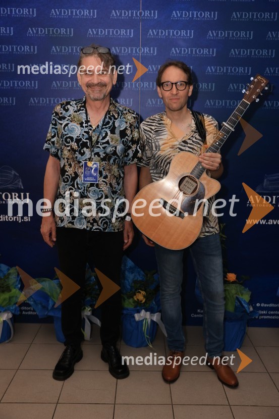  Marko Vuksanović, pevec, skupina Avtomobili;  ... Zmagovalec 43. festivala Melodij morja in sonca je Žan Videc