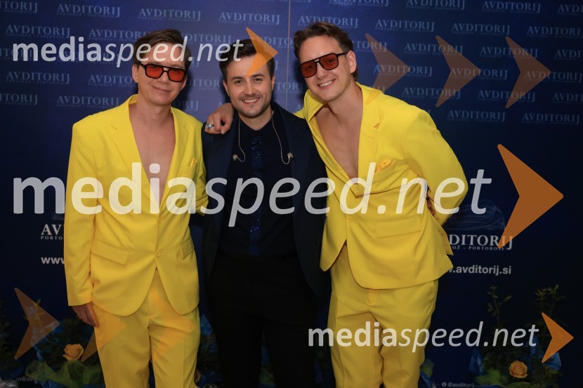  Primož Mihelič, 2B;  Aljaž Ramot, glasbenik;  Gašper Mihelič, 2BZmagovalec 43. festivala Melodij morja in sonca je Žan Videc