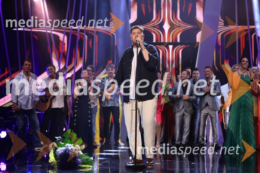  Žan  Videc, glasbenikZmagovalec 43. festivala Melodij morja in sonca je Žan Videc