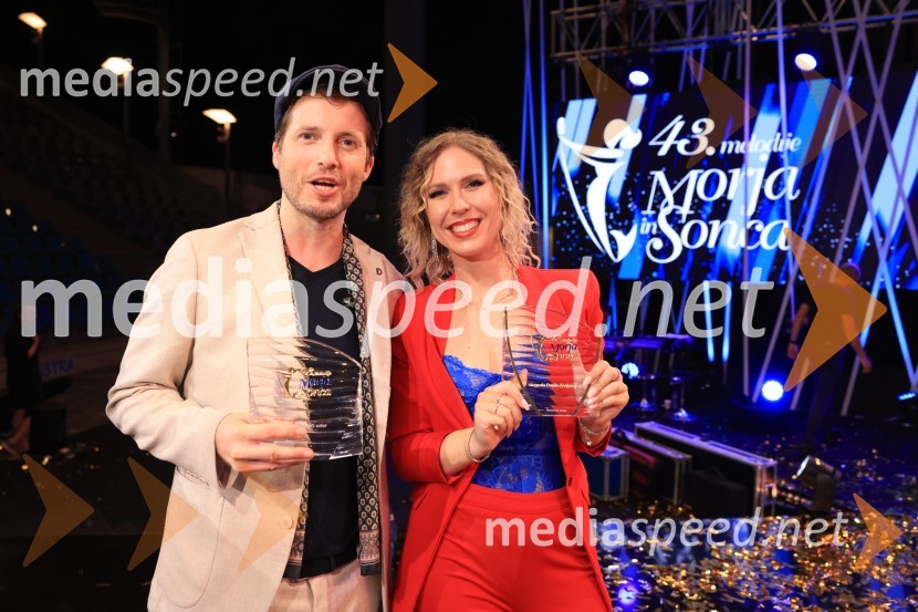  ... ;  Martina  Zerjal, pevkaZmagovalec 43. festivala Melodij morja in sonca je Žan Videc