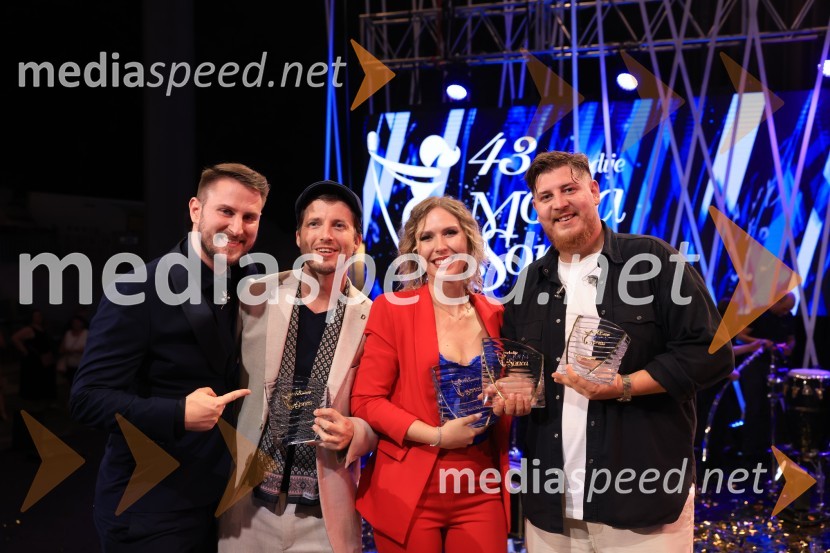  Gregor Ravnik, pevec;  ... ;  Martina  Zerjal, pevka;  Žan  Videc, glasbenikZmagovalec 43. festivala Melodij morja in sonca je Žan Videc