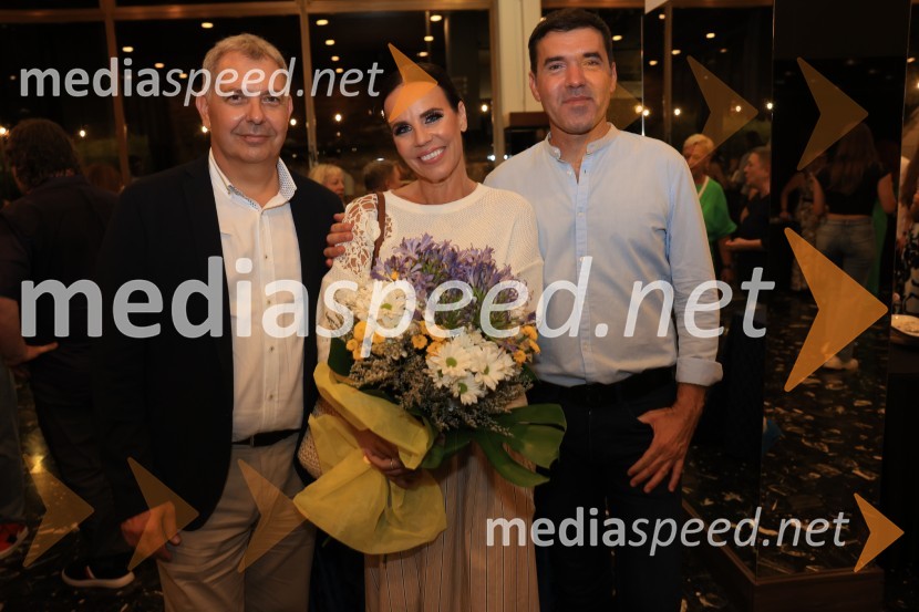  Borut Bažec, direktor, Avditorij Portorož;  Lorella Flego, slovenska novinarka, modna urednica, televizijska moderatorka;  Mario Galunič, TV voditeljZmagovalec 43. festivala Melodij morja in sonca je Žan Videc