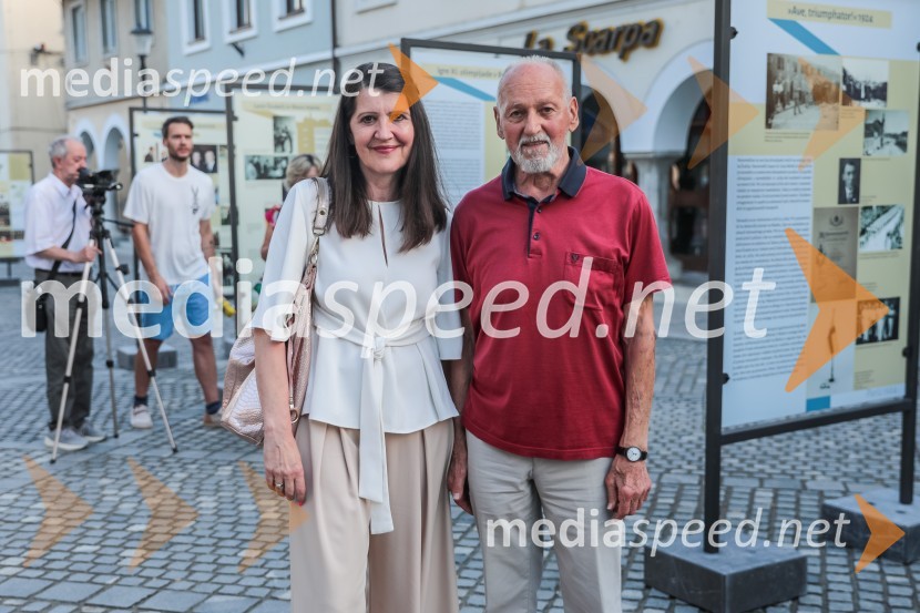  Jasna Dokl Osolnik, direktorica Dolenjski muzej;  Miroslav Cerar, nekdanji gimnastičar, nekdanji predsednik Odbora za podeljevanje Bloudkovih priznanjV Novem mestu obeležili 100. obletnico prvih Štukljevih medalj na olimpijskih igrah