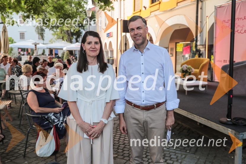  Jasna Dokl Osolnik, direktorica Dolenjski muzej;  Gregor Macedoni, župan, Mestna občina Novo mestoV Novem mestu obeležili 100. obletnico prvih Štukljevih medalj na olimpijskih igrah