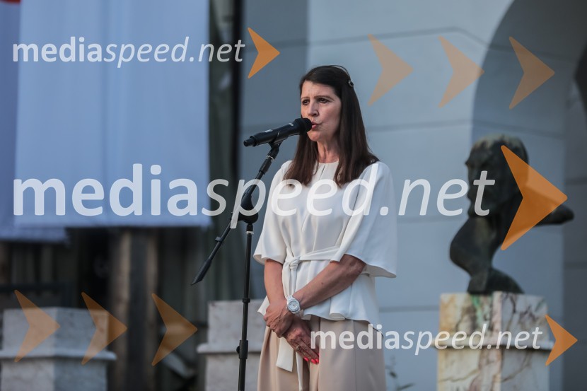  Jasna Dokl Osolnik, direktorica Dolenjski muzejV Novem mestu obeležili 100. obletnico prvih Štukljevih medalj na olimpijskih igrah