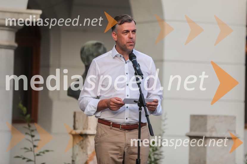  Gregor Macedoni, župan, Mestna občina Novo mestoV Novem mestu obeležili 100. obletnico prvih Štukljevih medalj na olimpijskih igrah