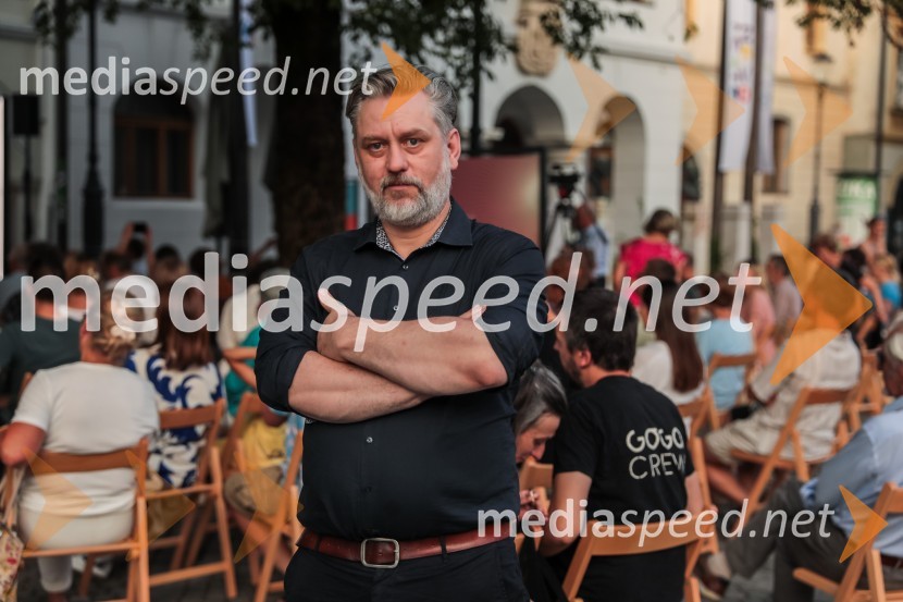  Klemen Dvornik, filmski in televizijski režiser ter predsednik NS DSRV Novem mestu obeležili 100. obletnico prvih Štukljevih medalj na olimpijskih igrah