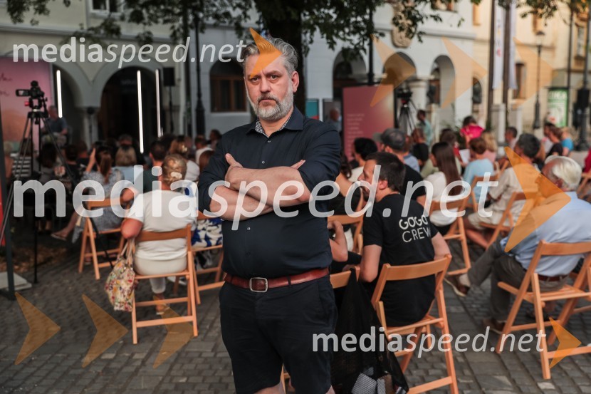  Klemen Dvornik, filmski in televizijski režiser ter predsednik NS DSRV Novem mestu obeležili 100. obletnico prvih Štukljevih medalj na olimpijskih igrah